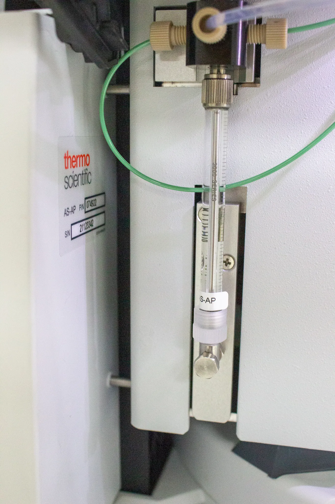 Thermo Dionex AS-AP Autosampler P/N 074925 HPLC / FPLC / GC / CE Auto Sampler Unit