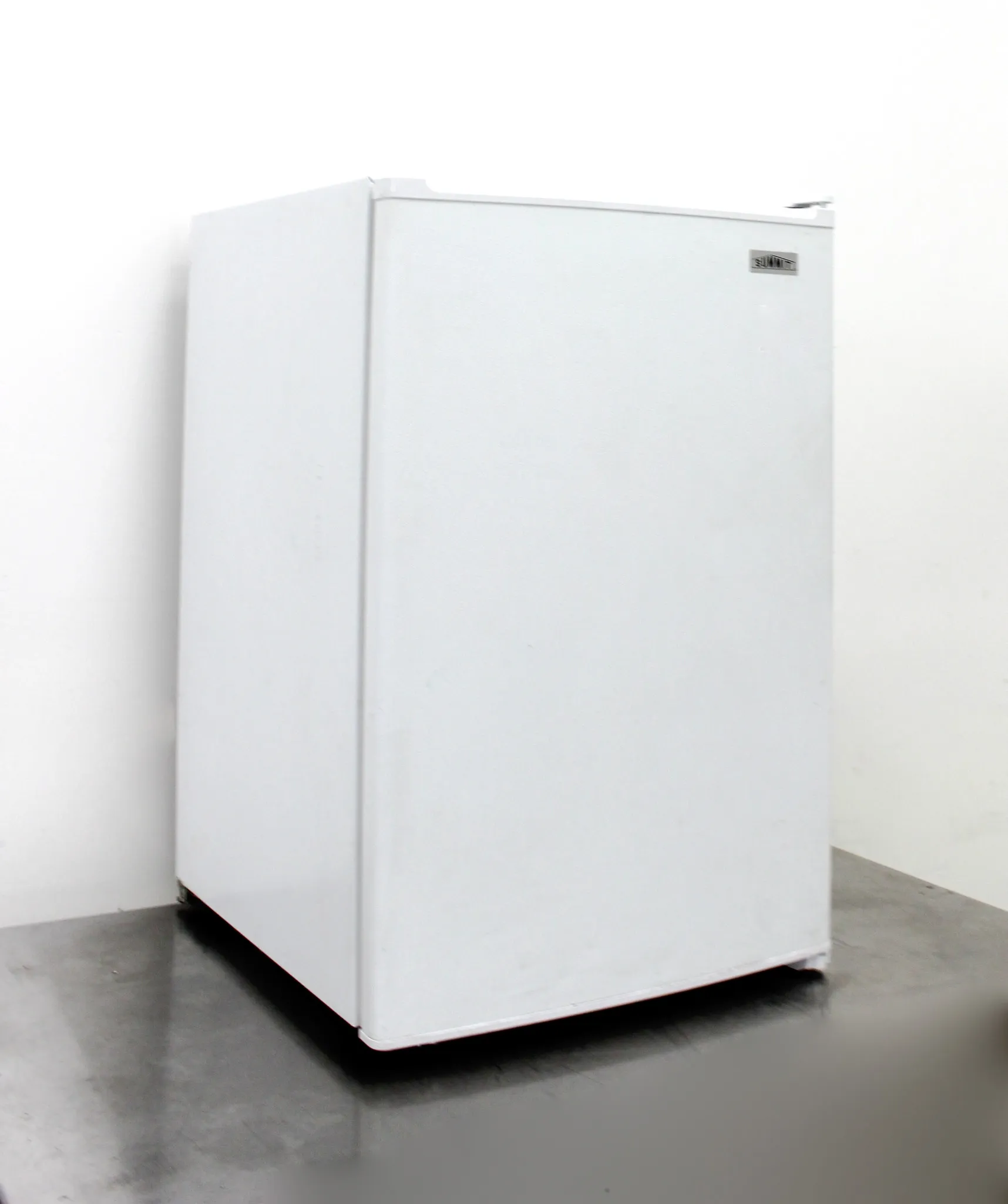 Summit 5 cu. ft. Upright Manual Defrost Freezer FS-60M in White