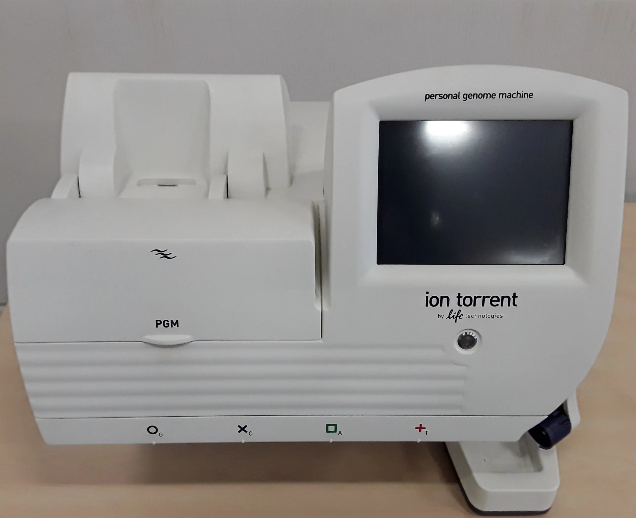 Ion Torrent Personal Genome Machine Model 7467 DNA Sequencer