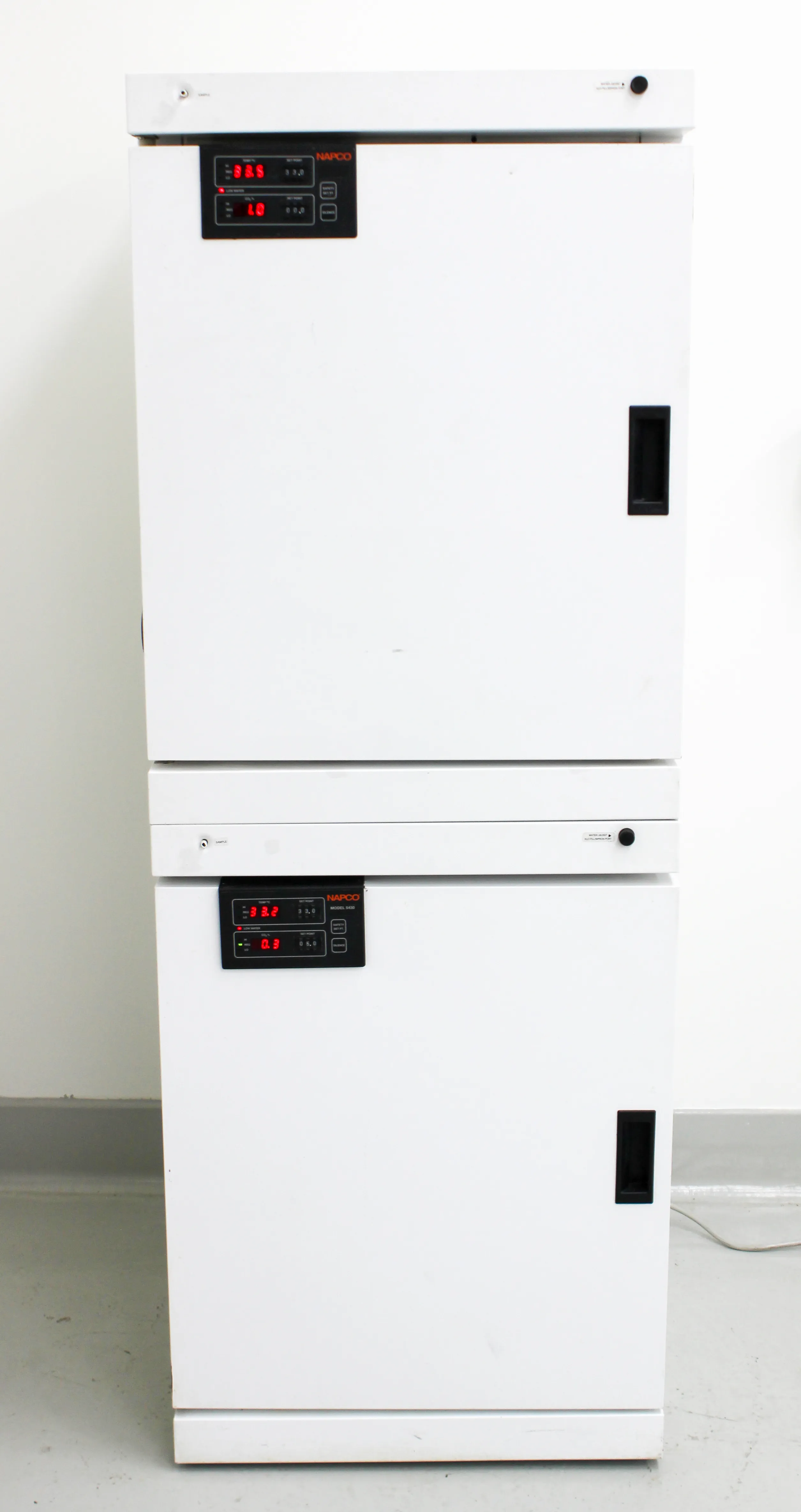 Napco 5430 CO2 Incubator Optimal Cell Growth in Water-Jacketed Unit