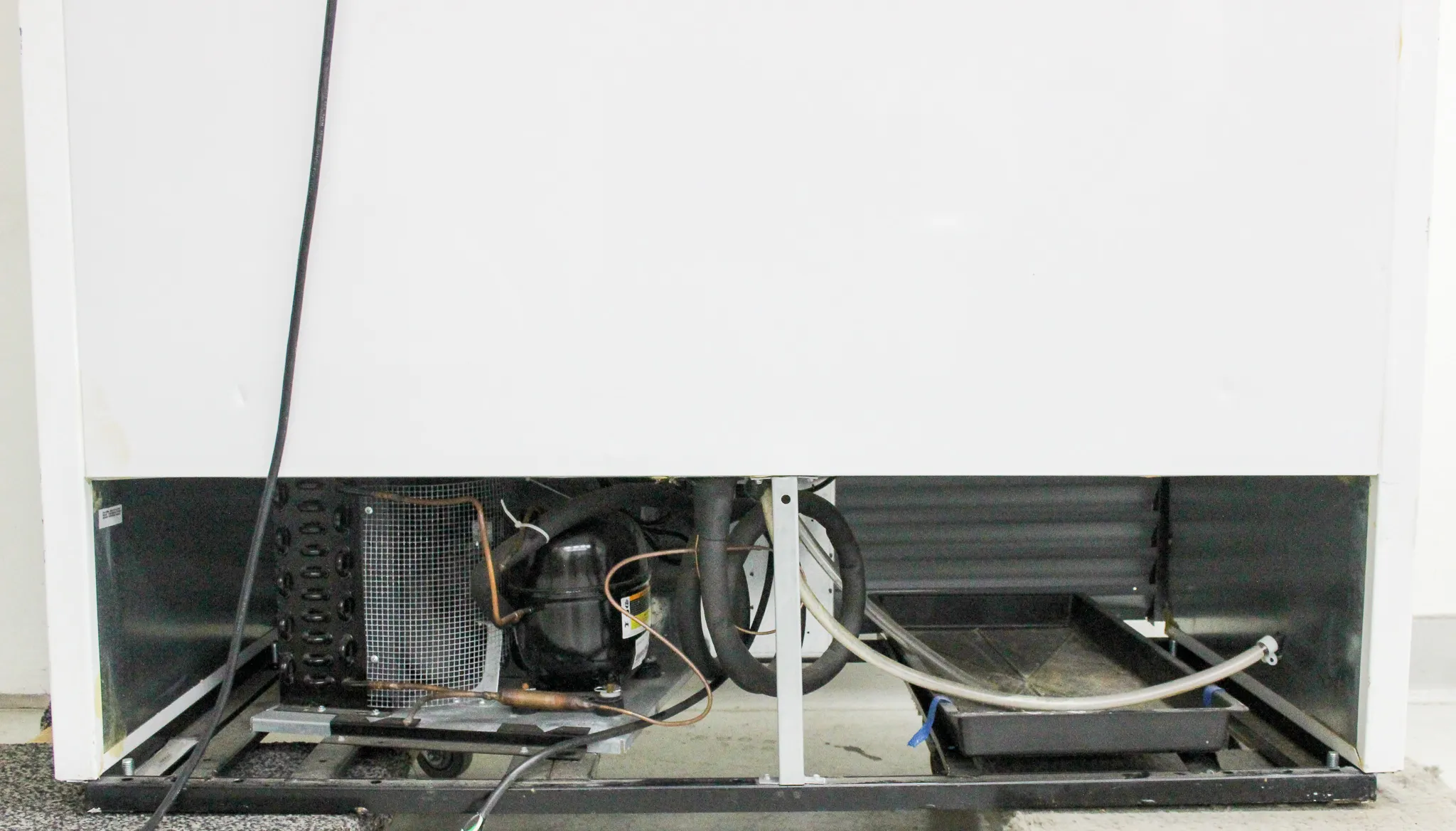 True GDM-49-LD Refrigerator Cold Storage 2-Door LED Lighting 33F-38F