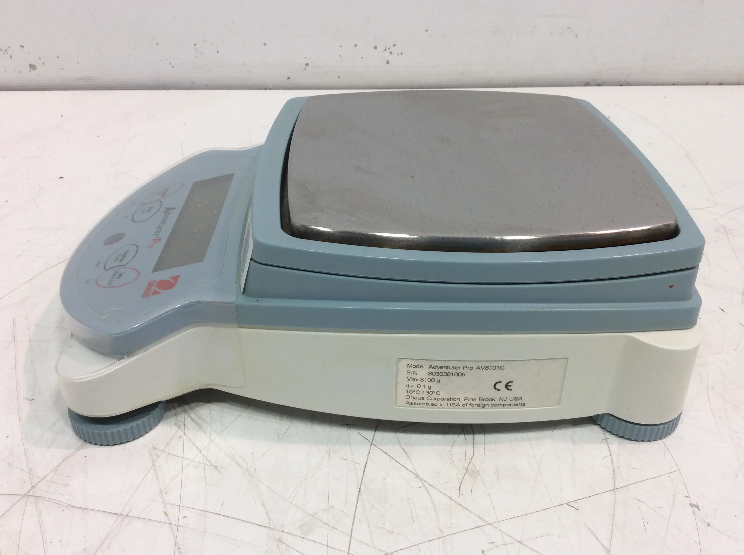 Ohaus Adventure Pro AV8101C Balance Scale