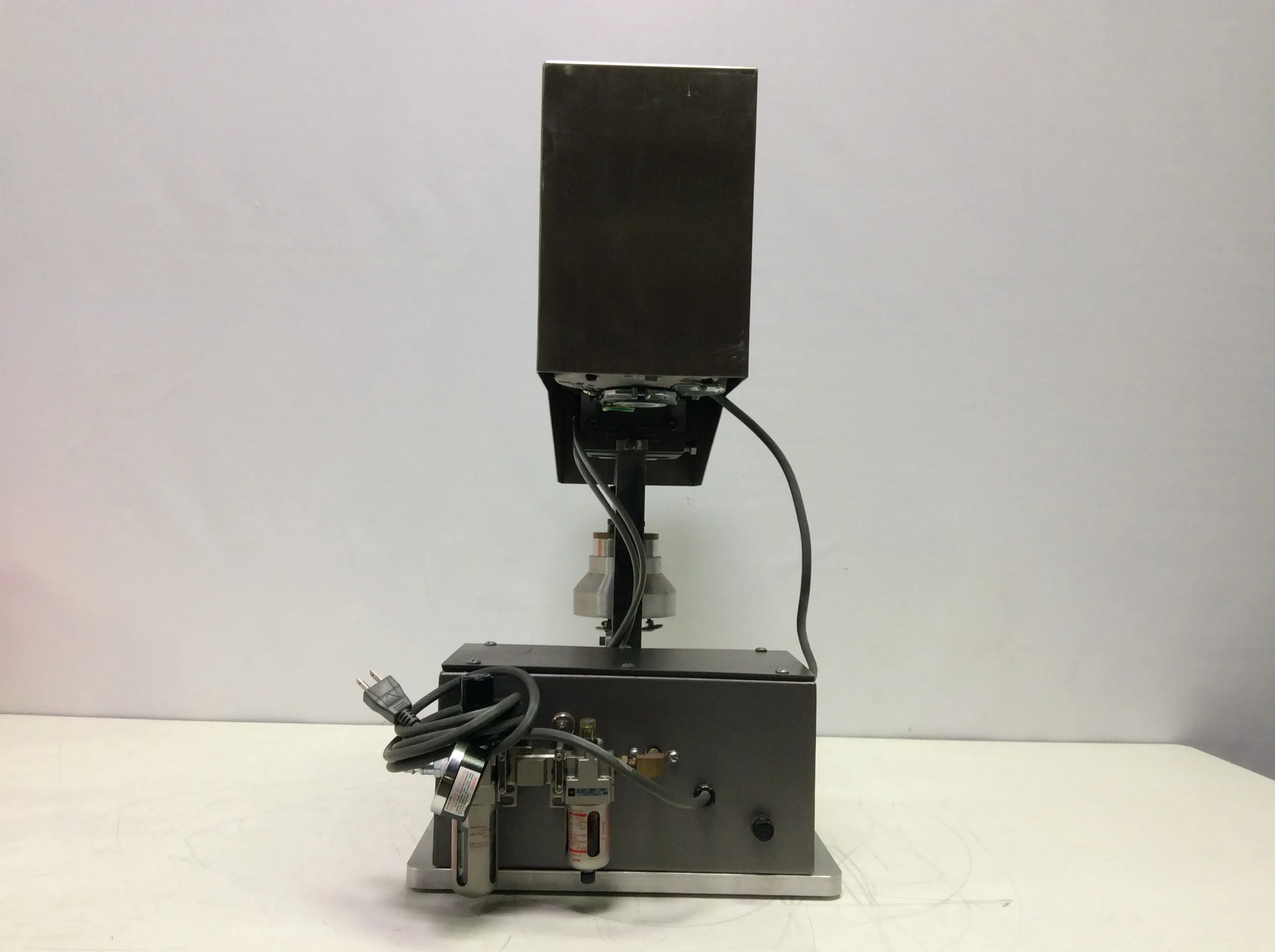 Cozzoli Machine Company SC50T Lab Tabletop Screw Capper