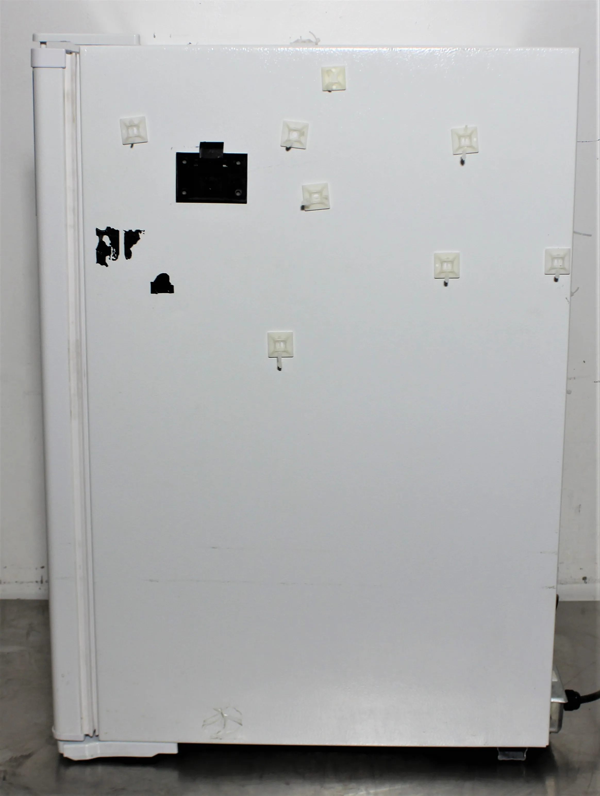 Fisher Scientific 05LFEEFSA Freezer - 5 cu. ft. Capacity, Manual Defrost, Class 2 Used Lab Equipment