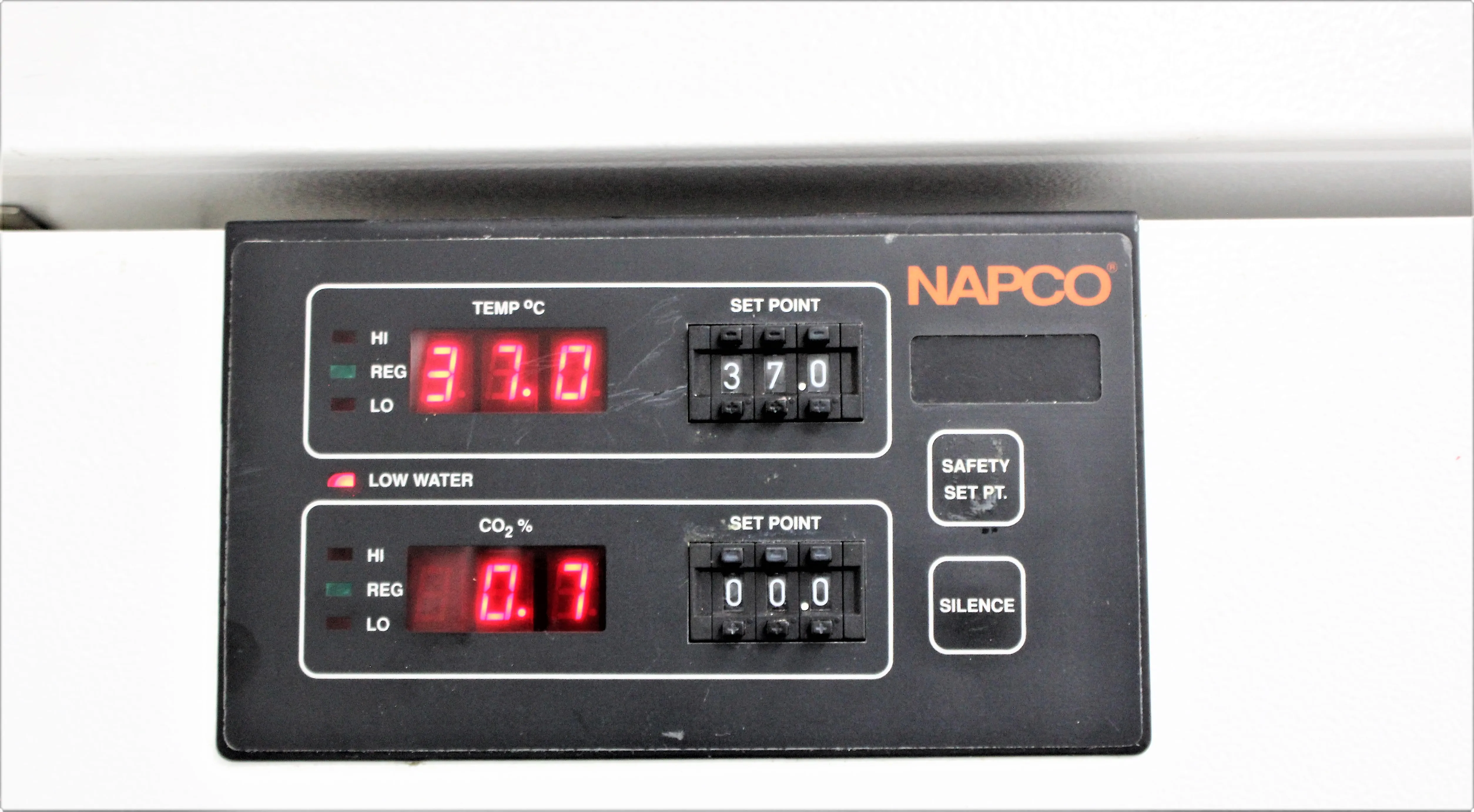 Napco 5430 CO2 Incubator Optimal Cell Growth in Water-Jacketed Unit