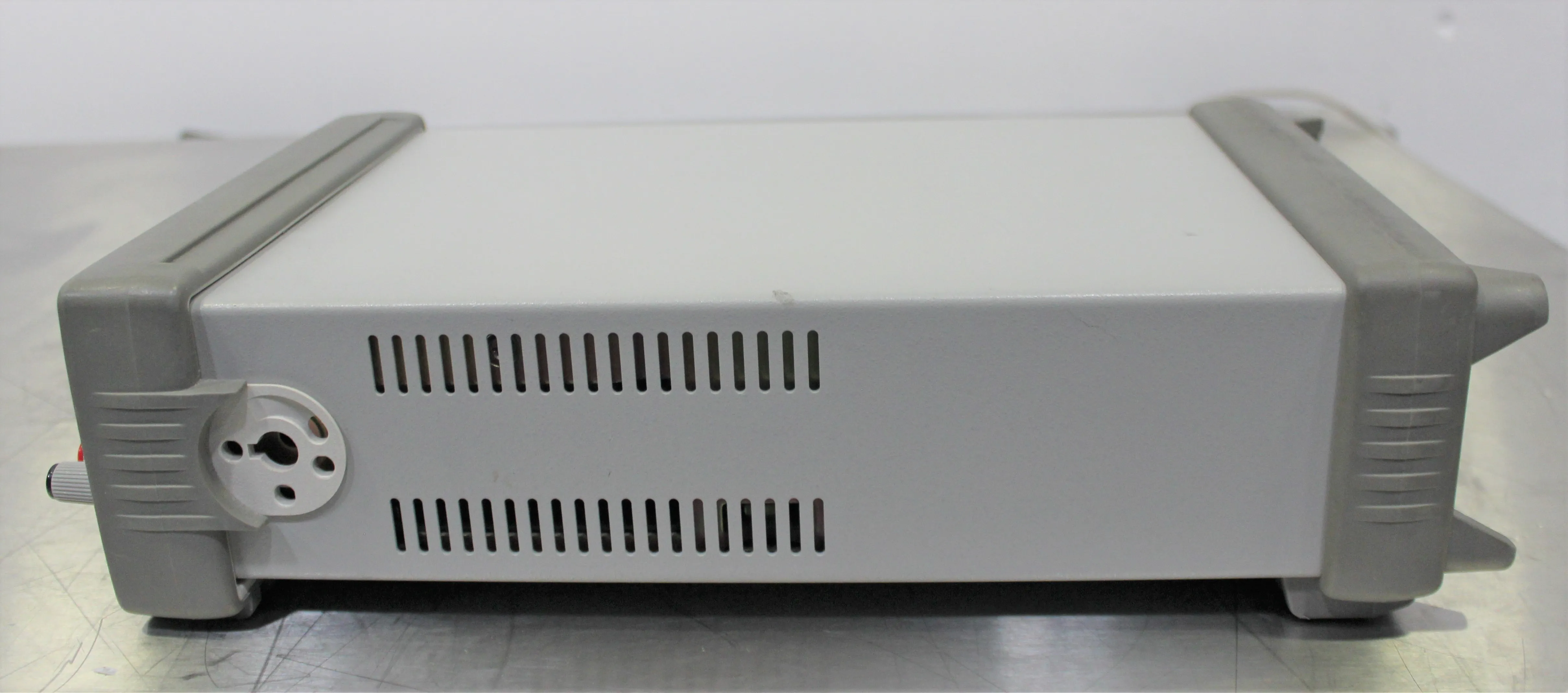 Agilent E3640A Series Bench Power Supply with Dual Range Flexibility