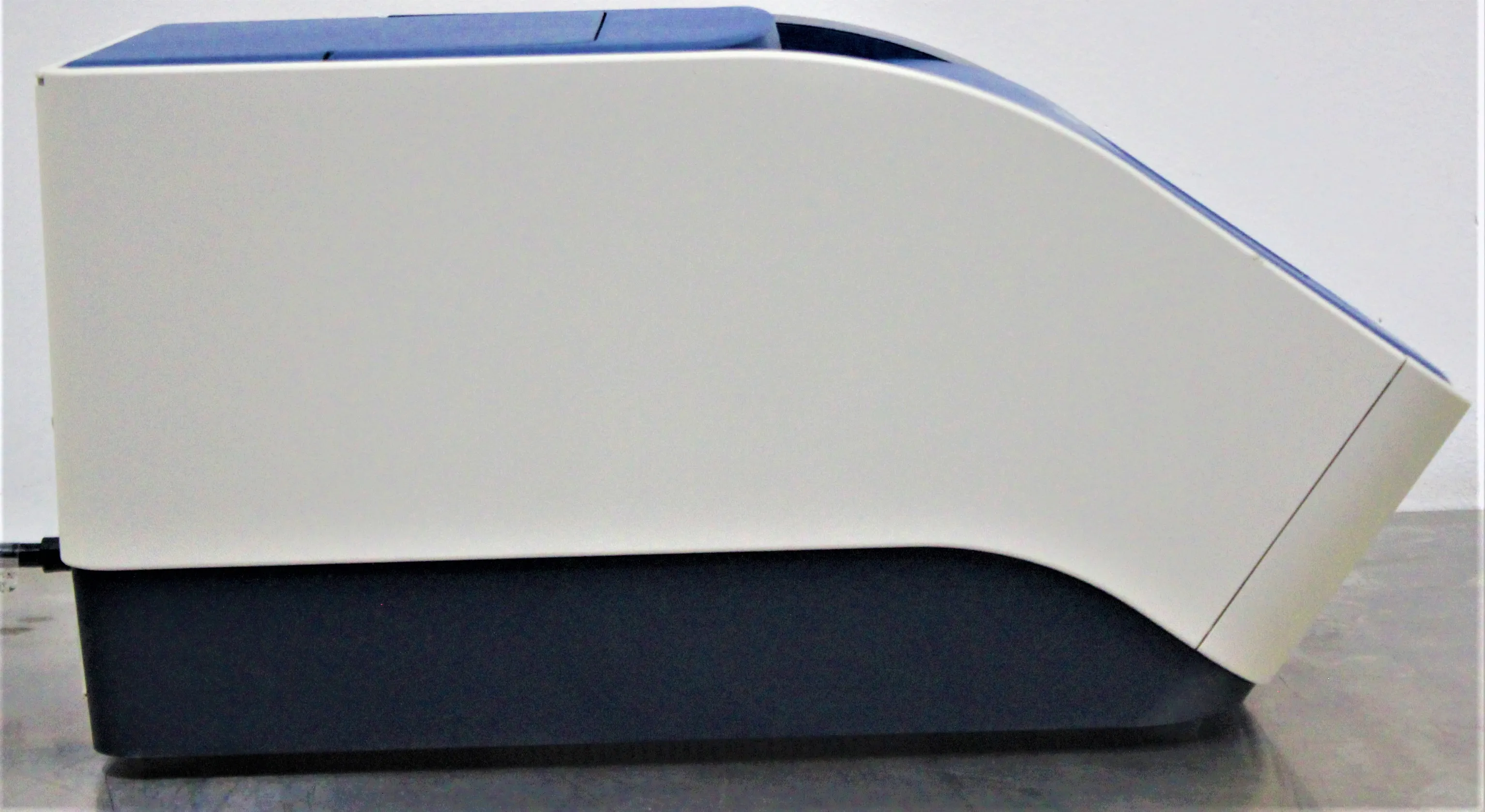 Applied Biosystems Veriti 96-Well Thermal Cycler