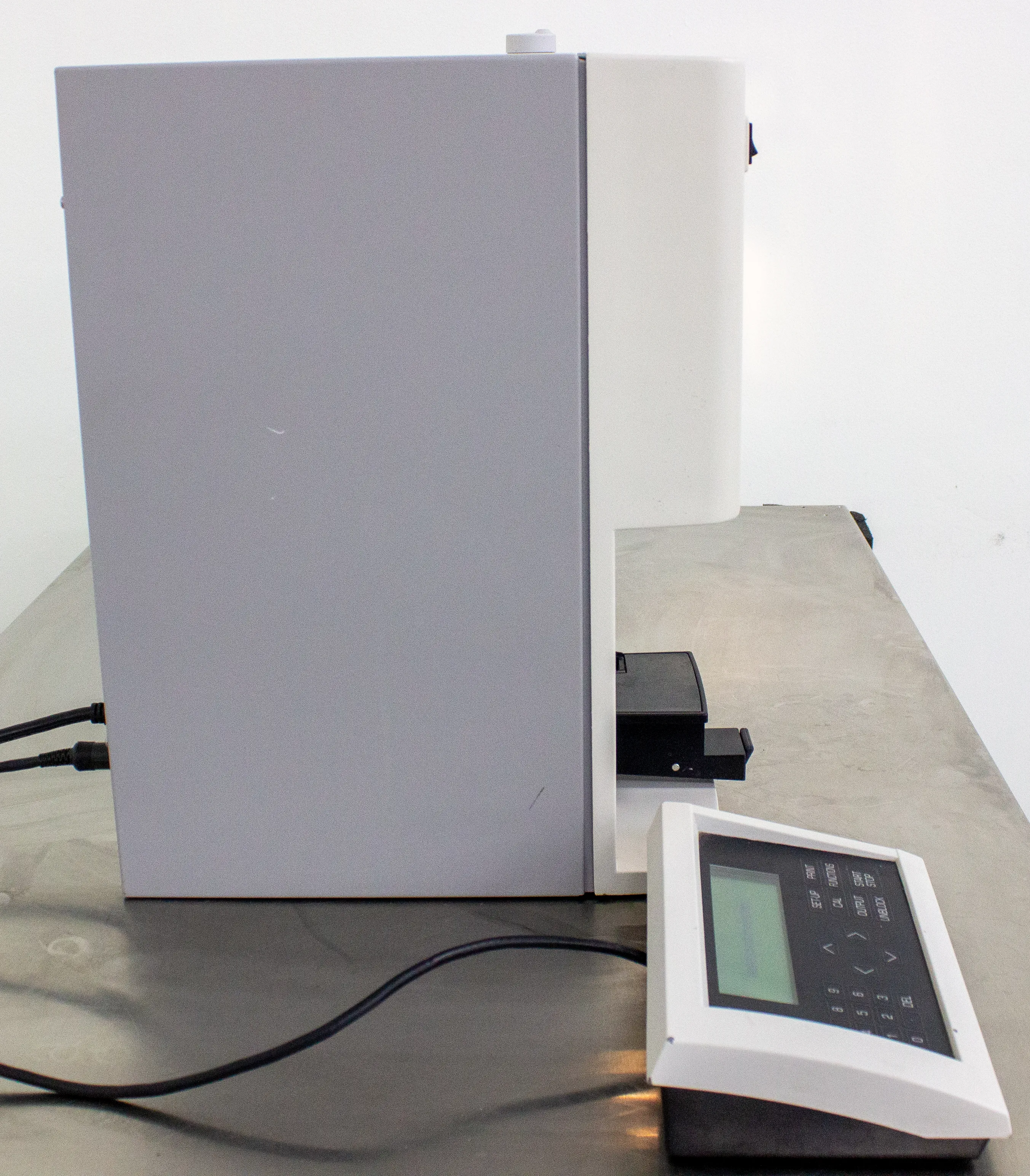 Beckman Coulter Z2 Coulter Particle Count and Size Analyzer 6605700 W/ Keyboard