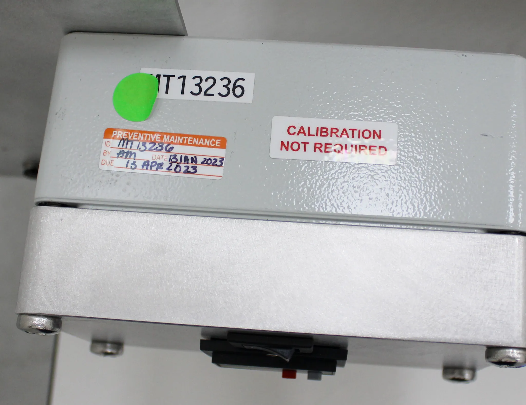 APM TCBSDM3/86X3 LIFT Table-Top Conveyorized Band Sealer