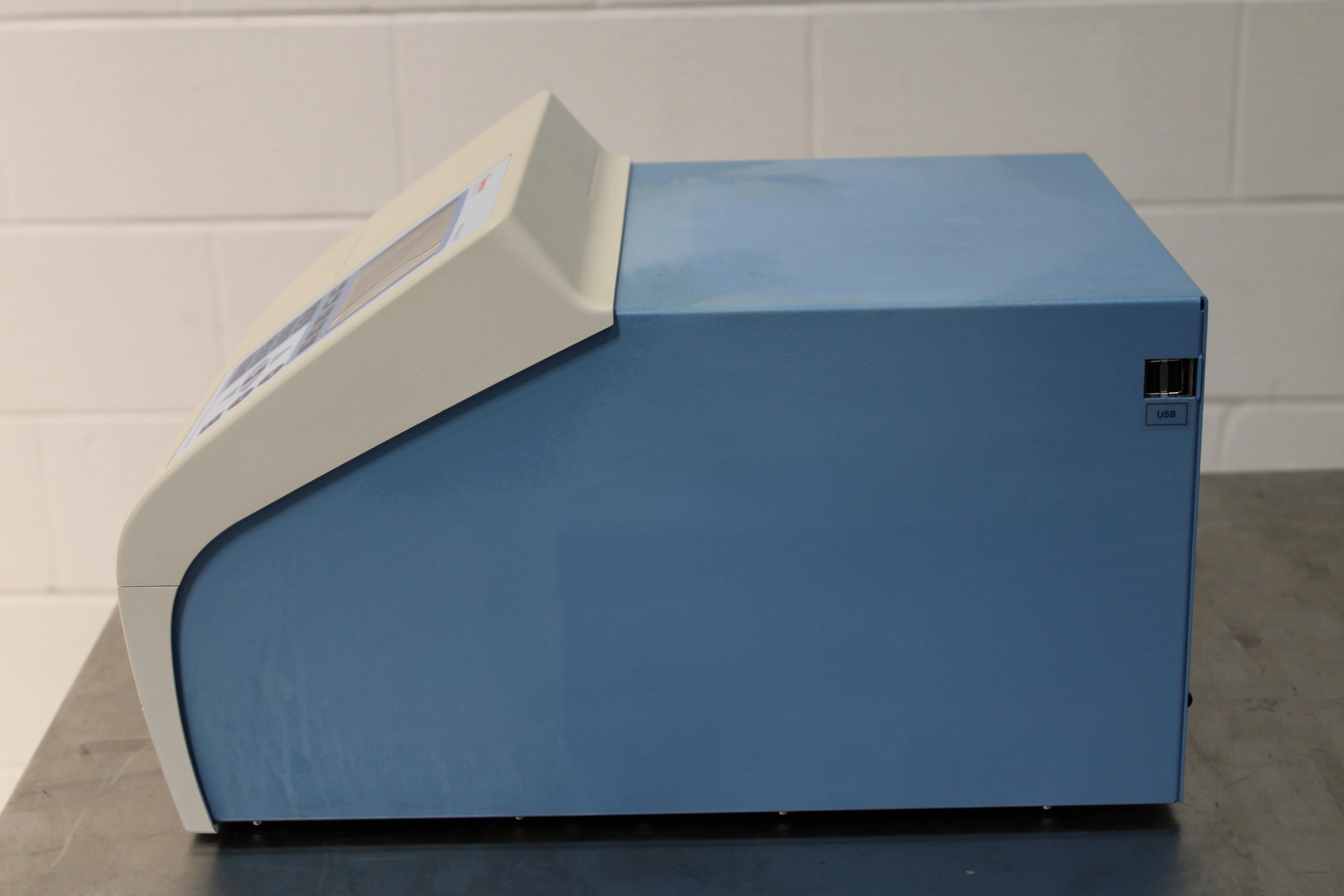 Thermo Scientific Multiskan GO UV-Vis Spectrophotometer