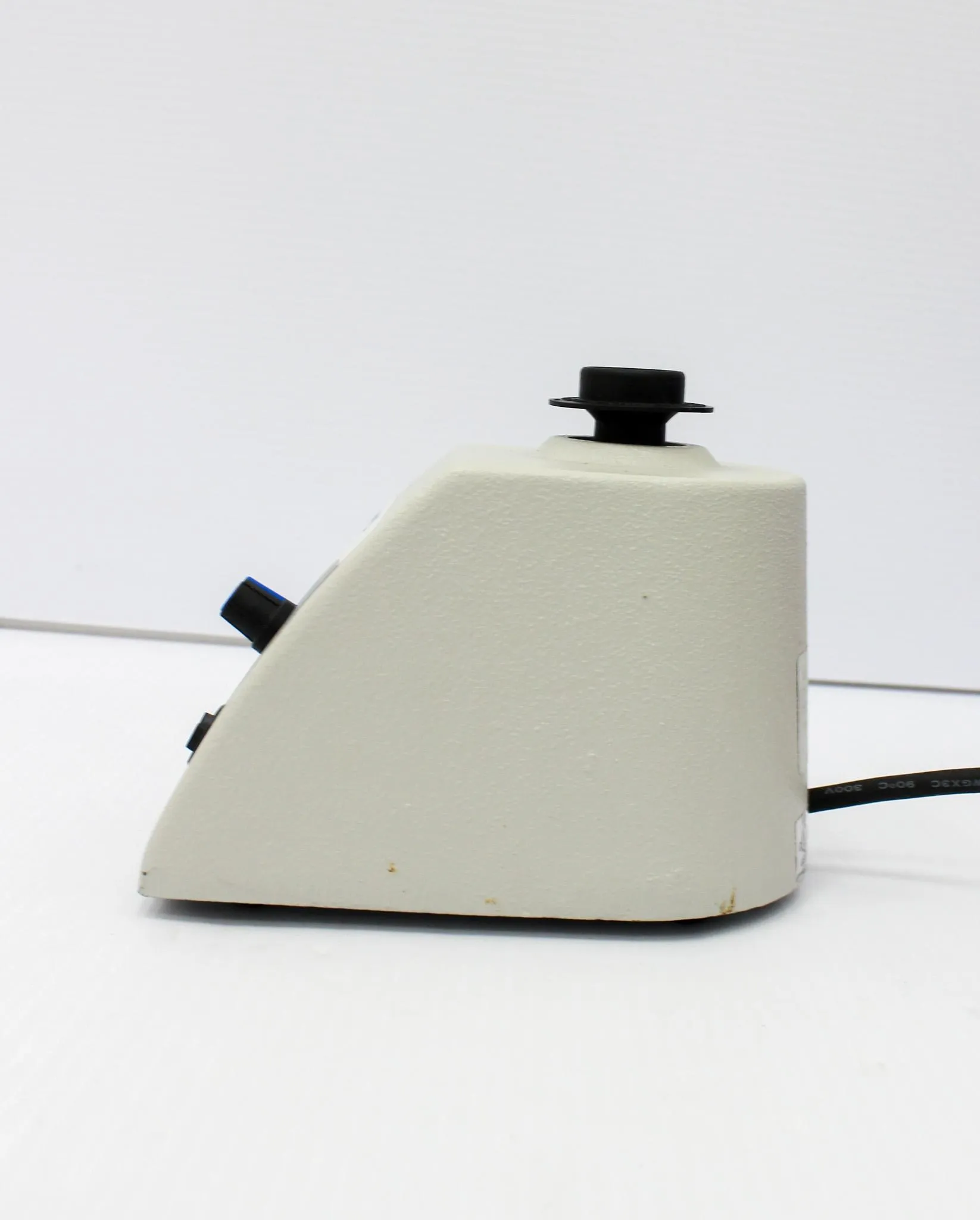 VWR Analog Mini Vortexer mixer Cat: 58816-121