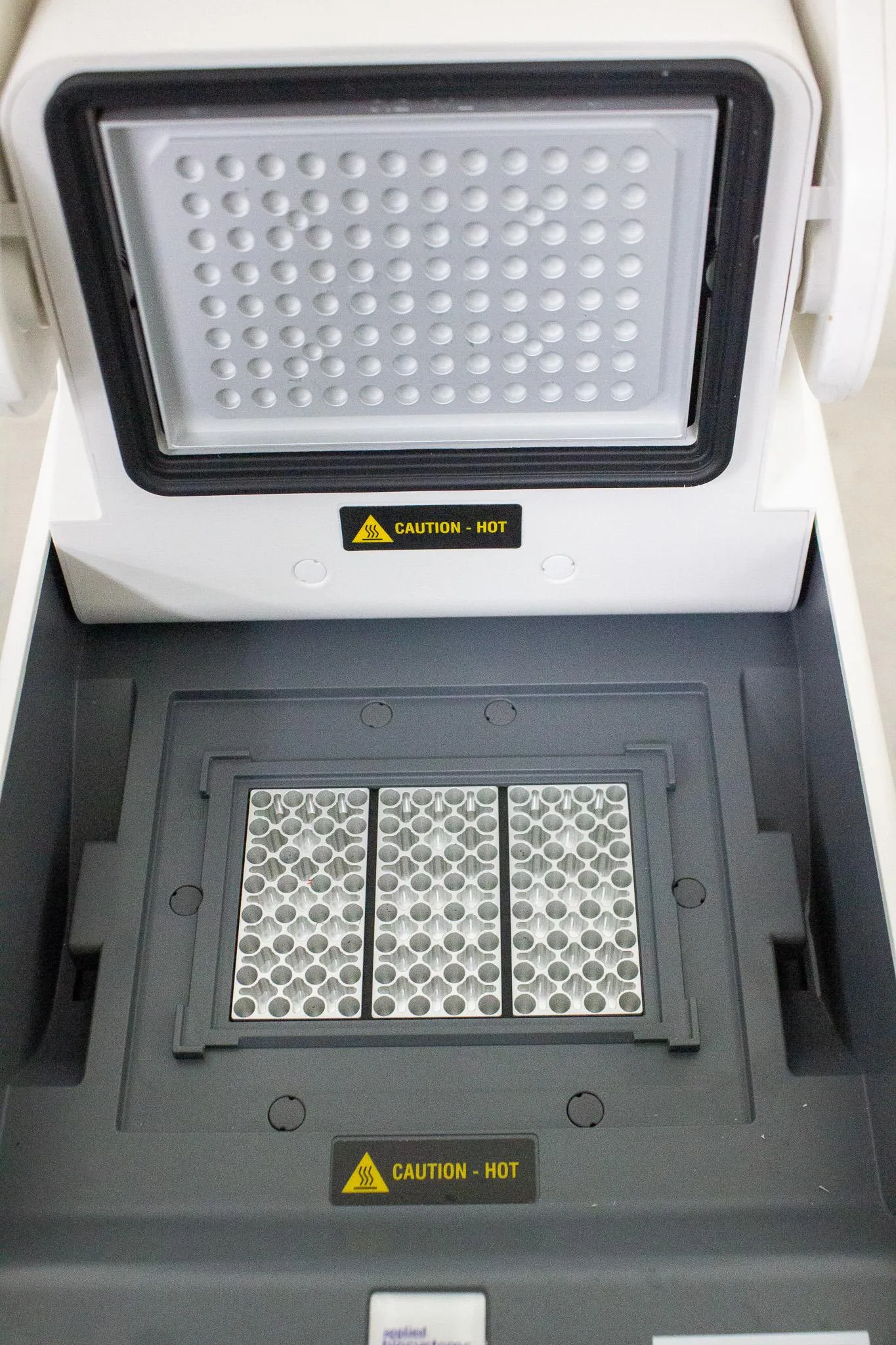 Applied Biosystems SimpliAmp Thermal Cycler A24812