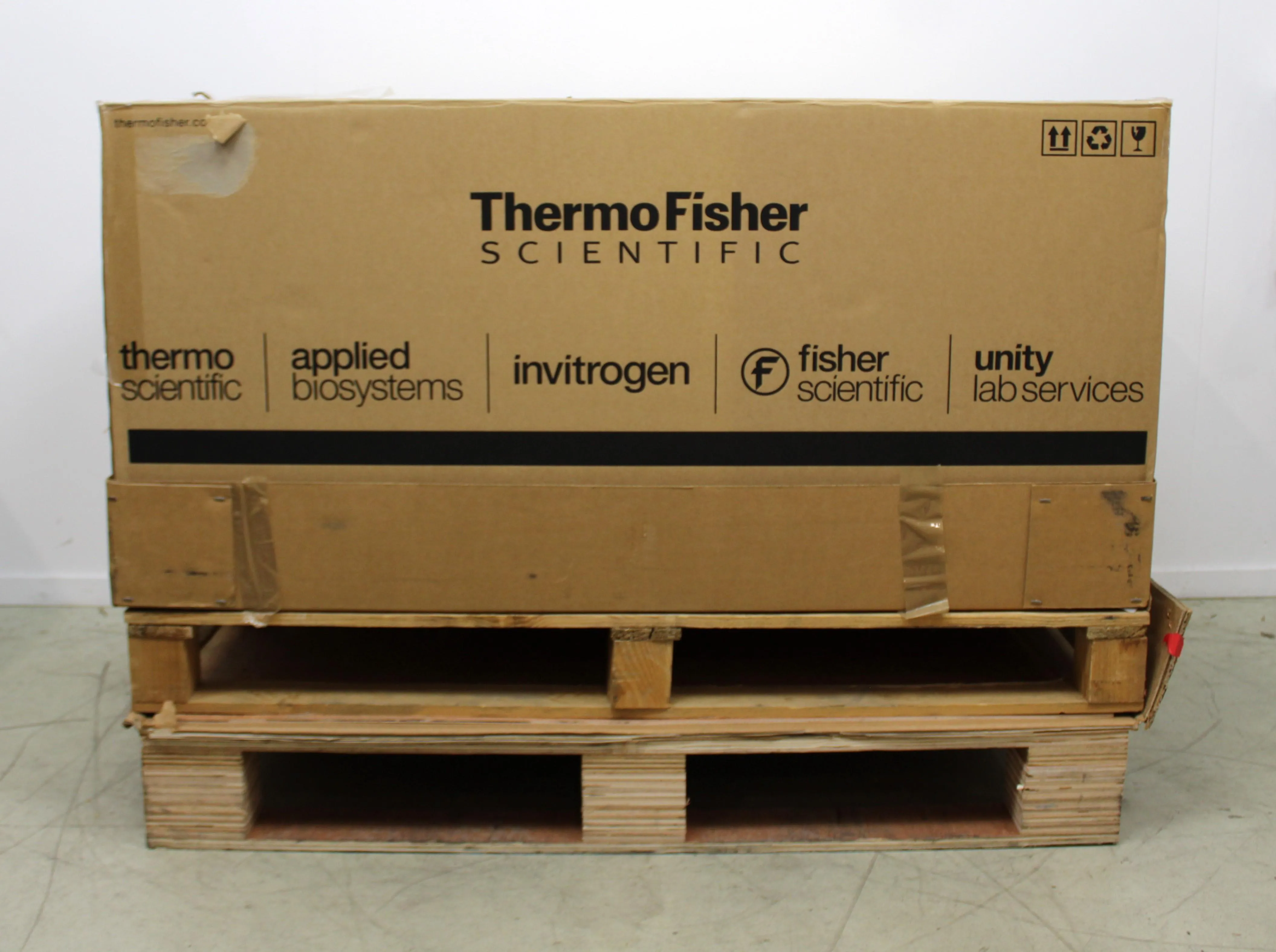 Thermo Fisher Scientific KingFisher Flex DNA Purification System 5400630 240V 50Hz/60Hz Used