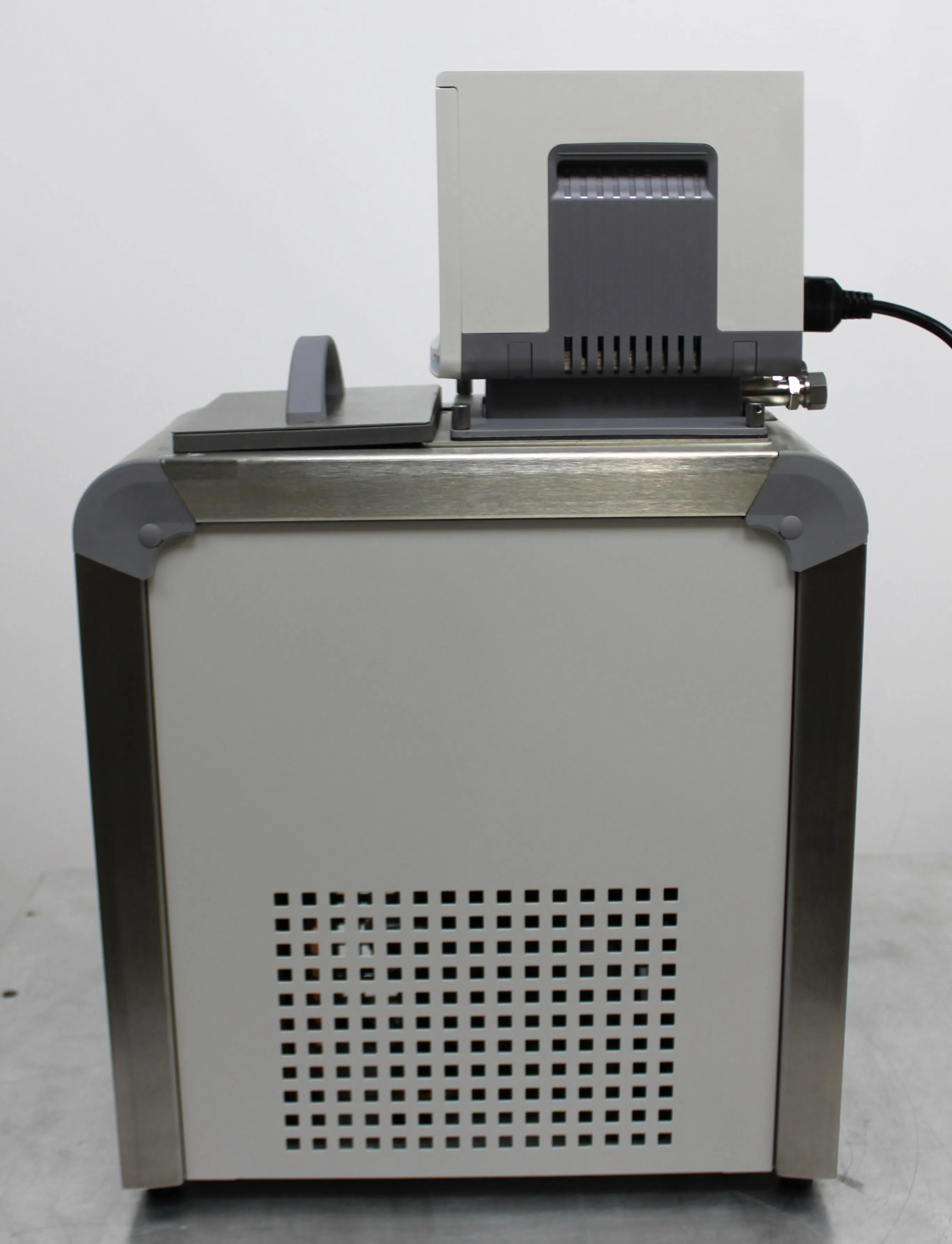 Thermo Scientific ARCTIC A10 Refrigerated Circulator - Thermo Fisher Scientific - Used