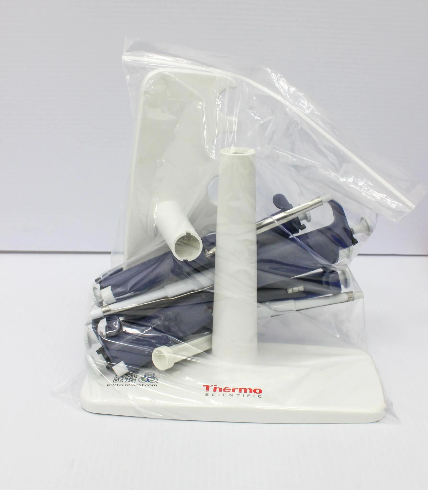 Rainin Pipette L-200,1000XLS with Holder Stand