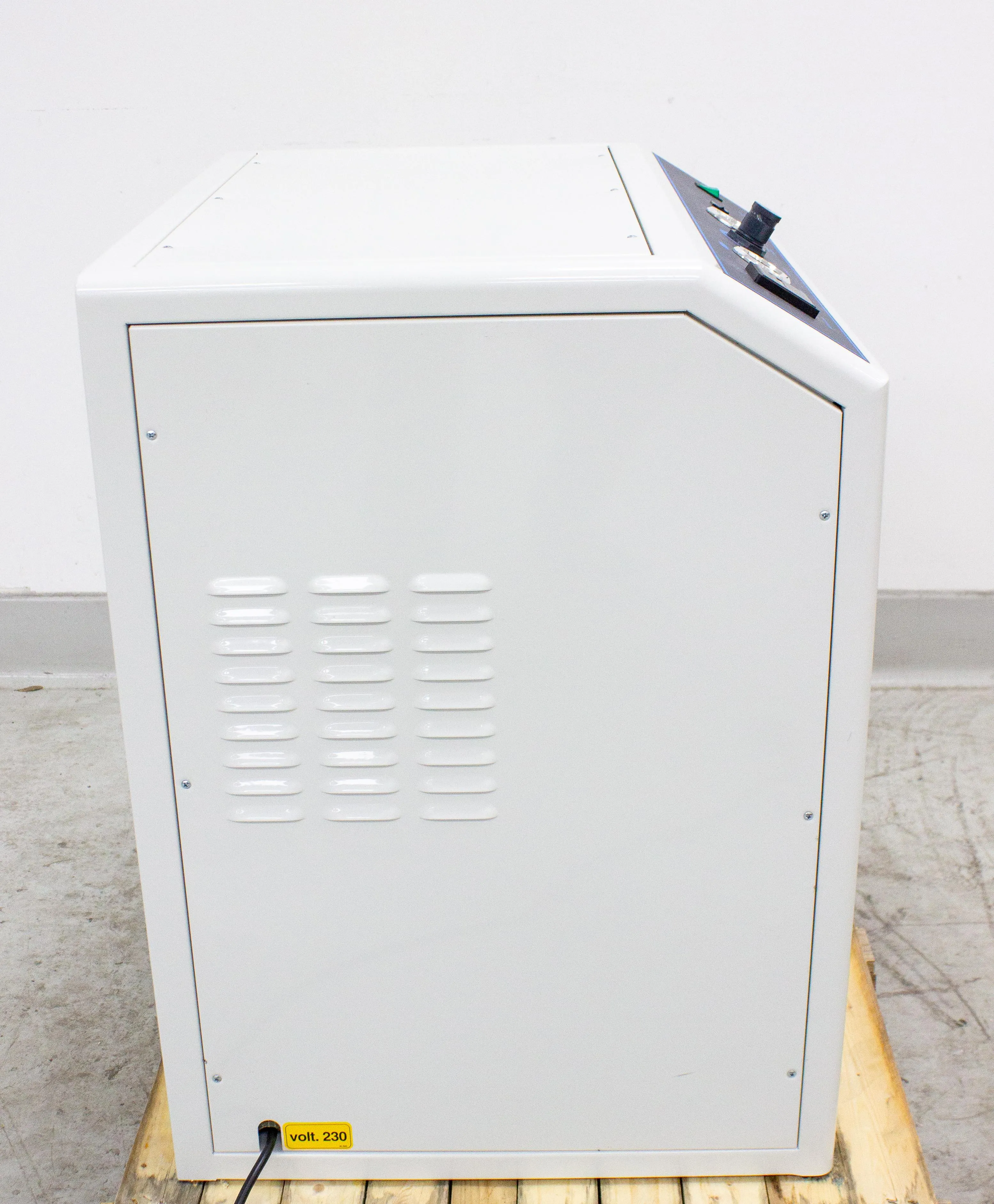 Werther International Oil-less Air Compressor 2/40/379D with Silencing Cabinet