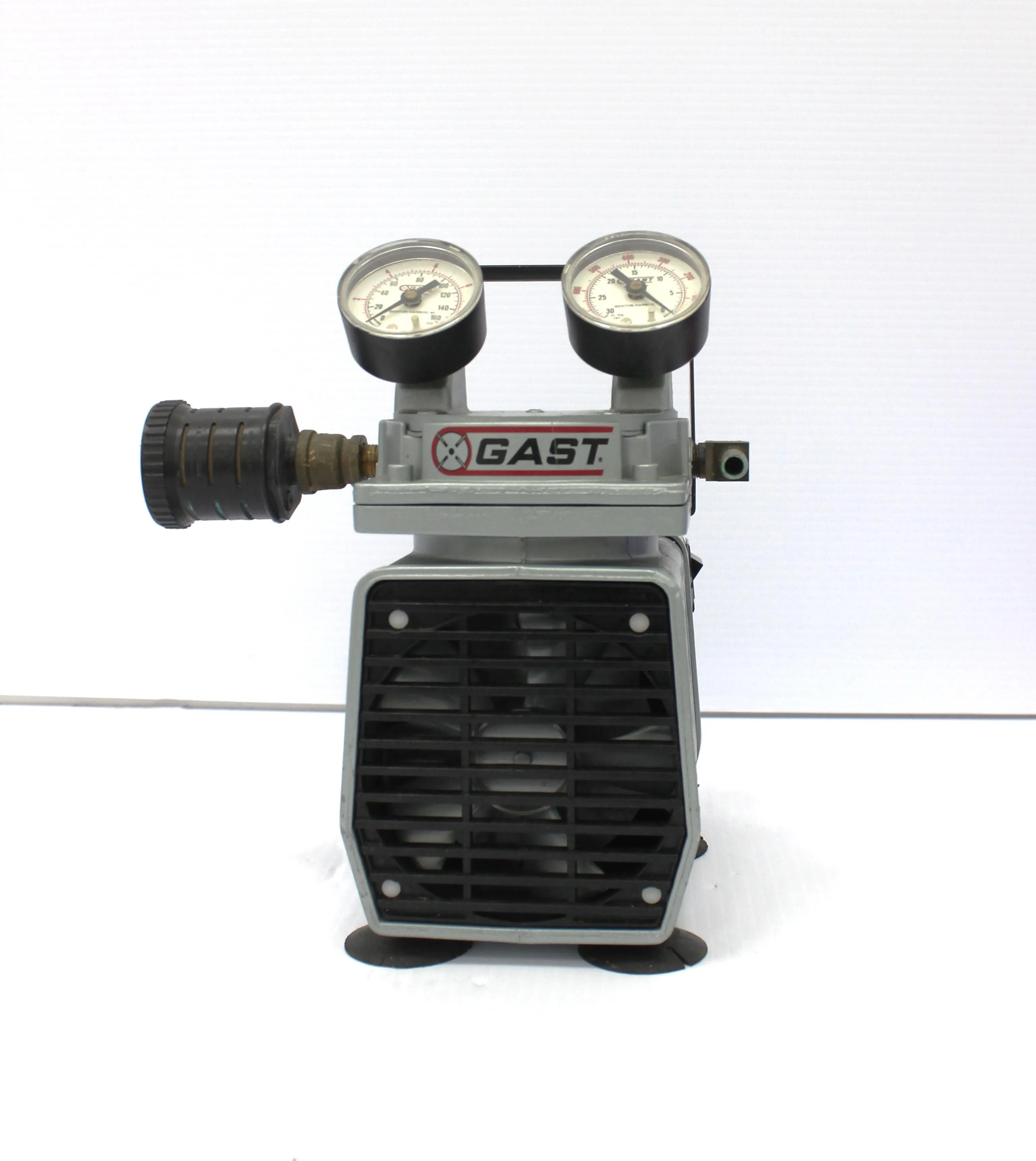 Gast Oil-less Vacuum Pump D0A-P104-AA Laboratory Equipment