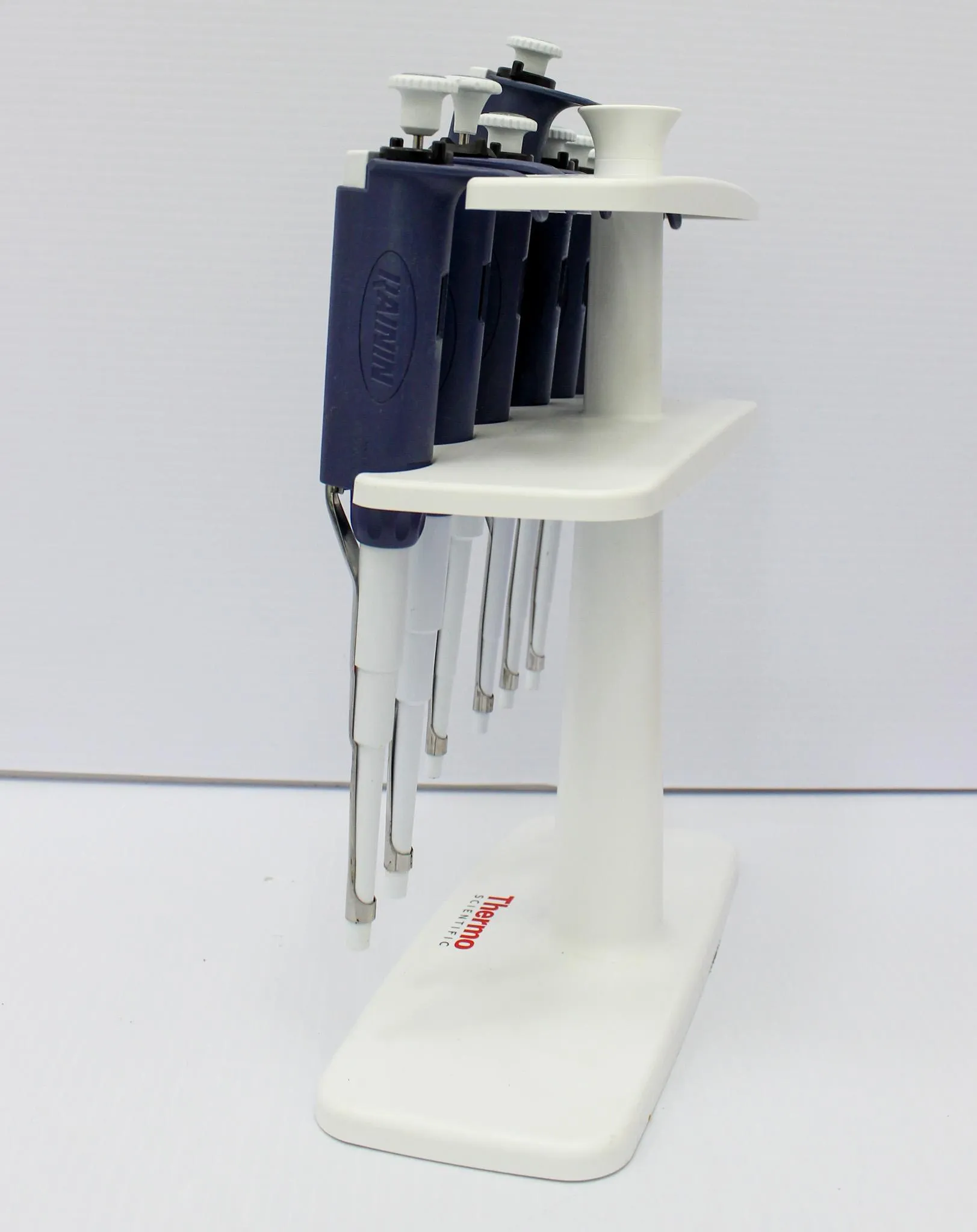 Rainin Pipette L-200,1000XLS with Holder Stand