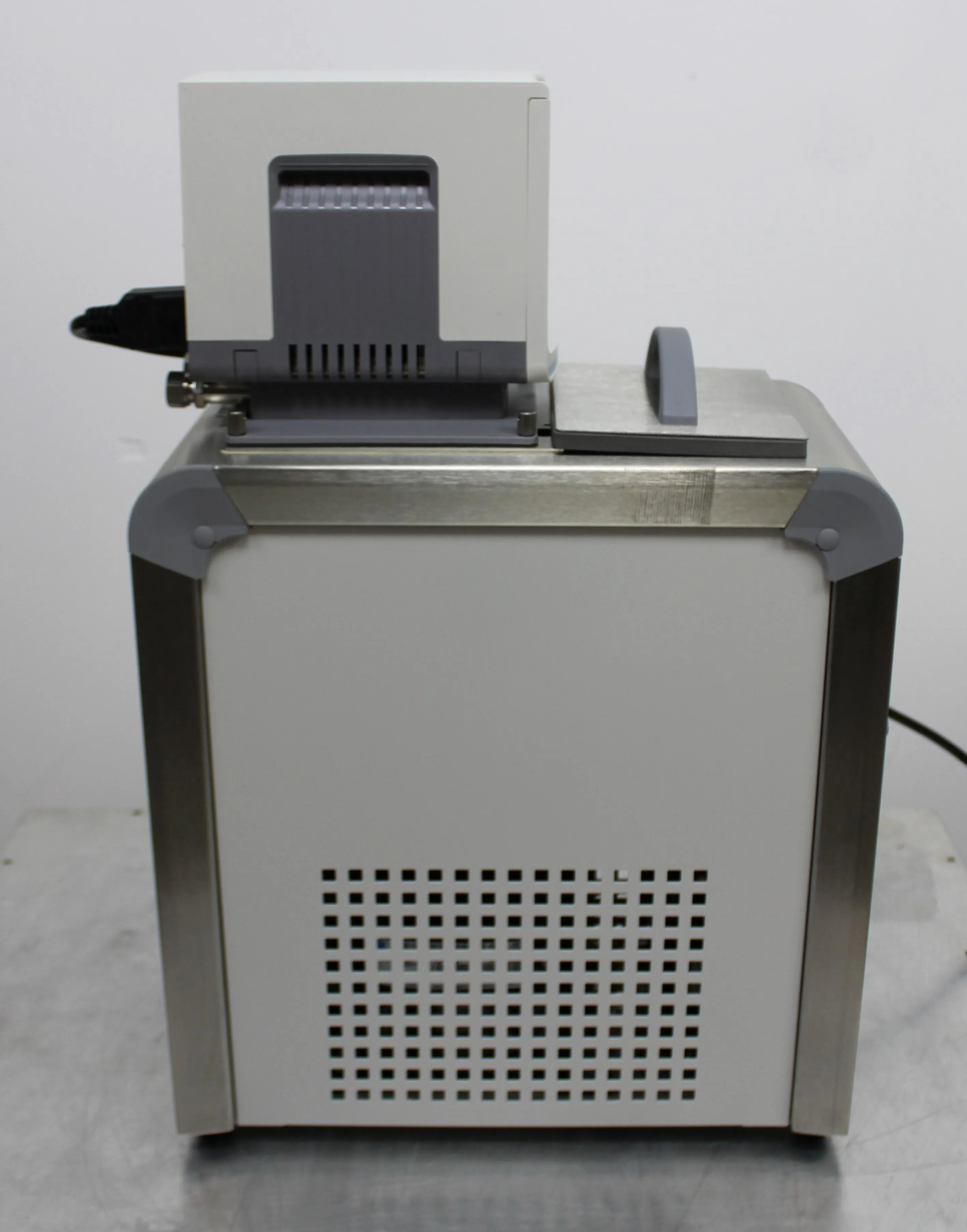 Thermo Scientific ARCTIC A10 Refrigerated Circulator - Thermo Fisher Scientific - Used