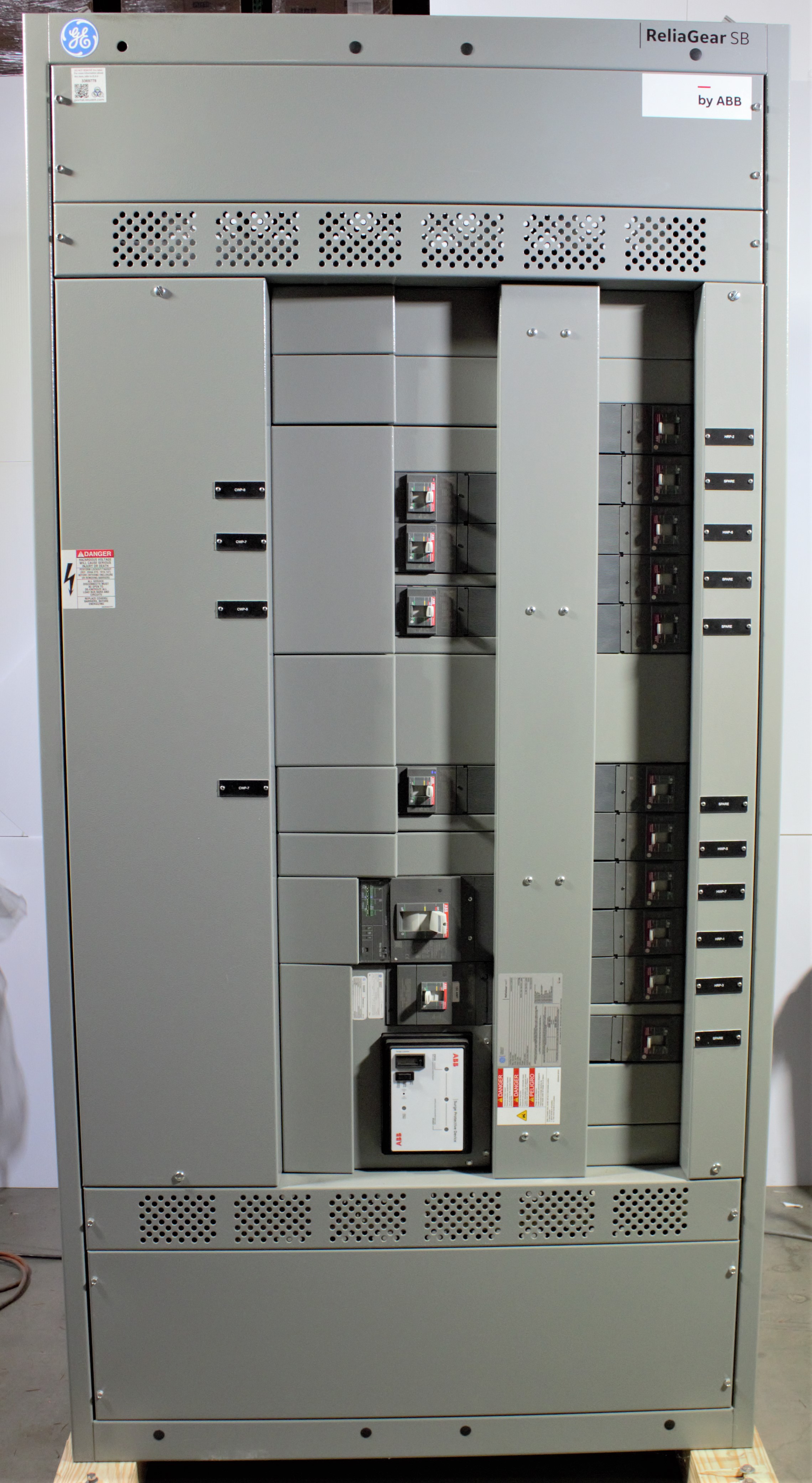ABB ReliaGear neXT 600V SwitchBoard Panel S Salvage GE